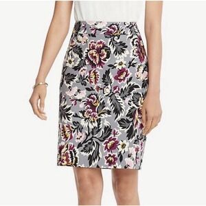 Ann Taylor Gray Floral High-Waisted Pencil Skirt - Excellent Condition! Sz 6